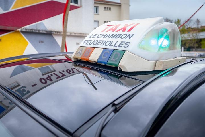 Navette aéroport Le Chambon-Feugerolles