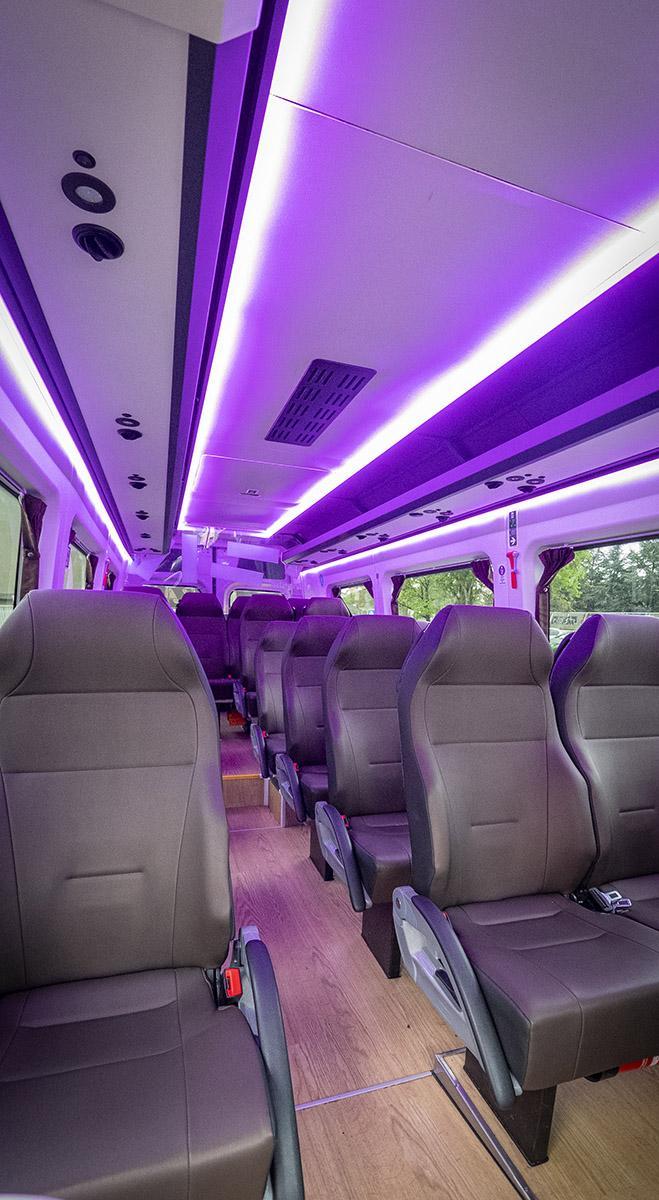 entreprise de transport en minibus Le Chambon-Feugerolles