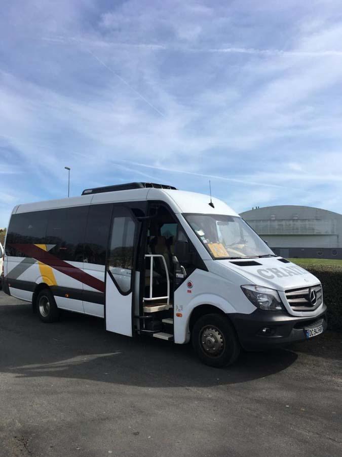 Entreprise de transport en minibus Le Chambon-Feugerolles